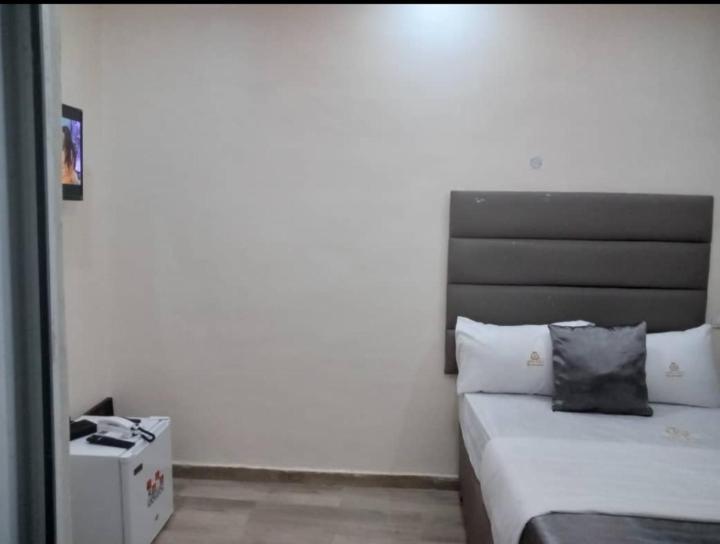 Hotel D Ritz Owode Ede Экстерьер фото
